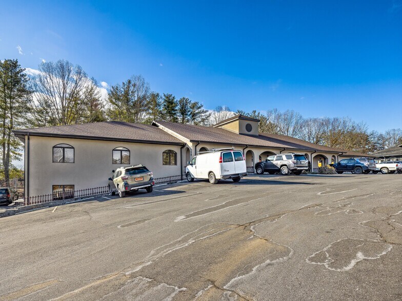 More Photos Of 2159 Hendersonville Rd, Arden Medical For Lease