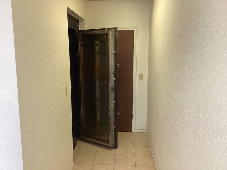 More Photos Of 402 W Main St, Stroud Storefront For Sale