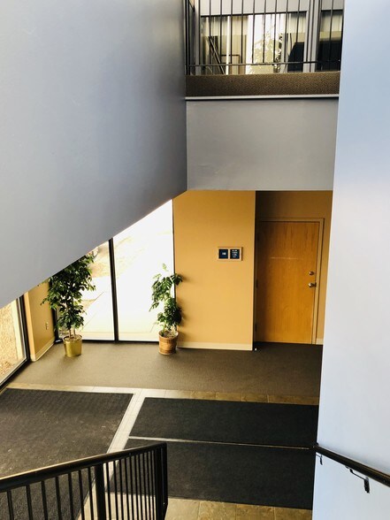 More Photos Of 3425 Austin Bluffs Pky, Colorado Springs Medical For Lease