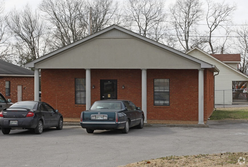 Primary Photo Of 324 N Maple St, Lebanon Office For Lease