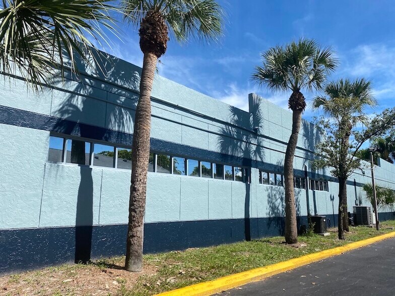 More Photos Of 7351 W Oakland Park Blvd, Fort Lauderdale Office For Sale