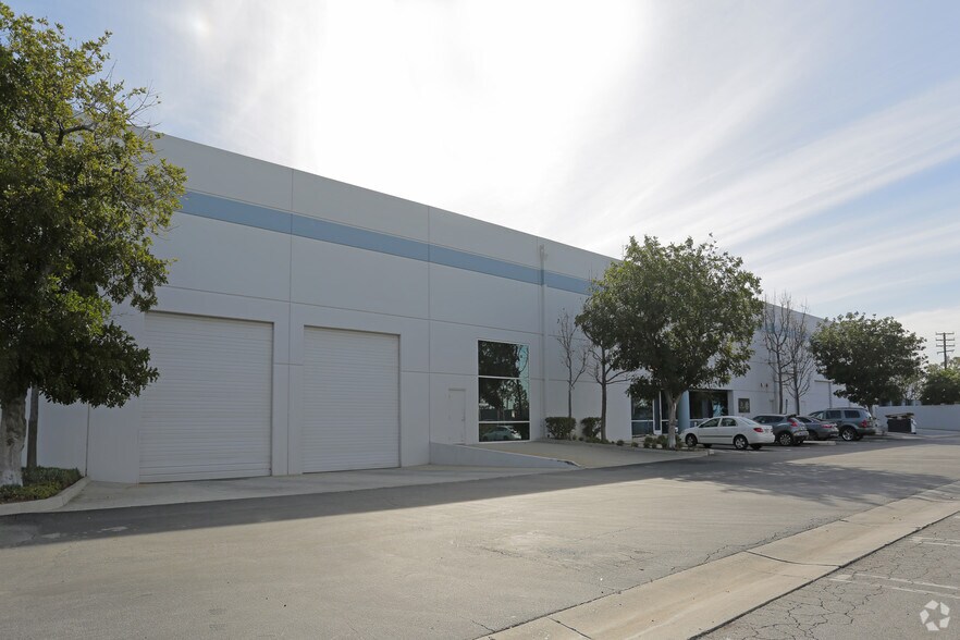 More Photos Of 14059 Stage Rd, Santa Fe Springs Warehouse For Lease