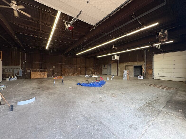 More Photos Of 1359 E Hanthorn Rd, Lima Light Distribution For Lease