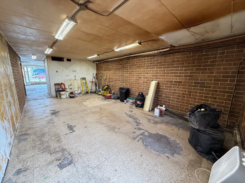 More Photos Of 406 S Park St, Madison Storefront For Lease