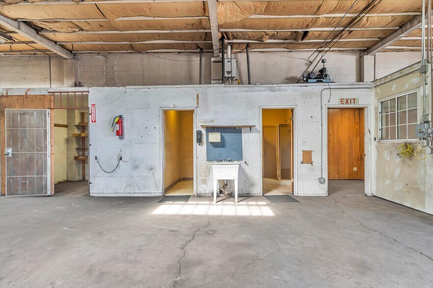 More Photos Of 954 86th Ave, Oakland Manufacturing For Sale