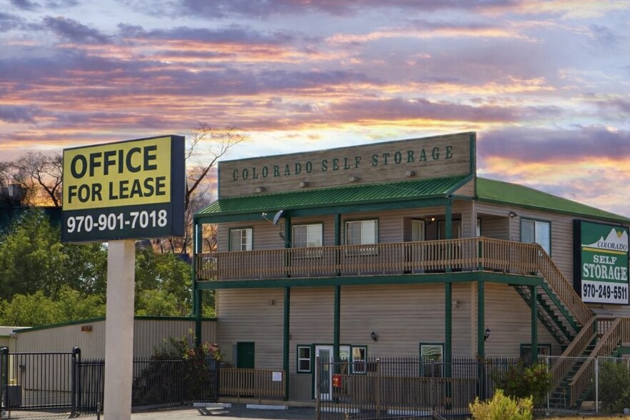 Primary Photo Of 239 N 9th St, Montrose Specialty For Lease