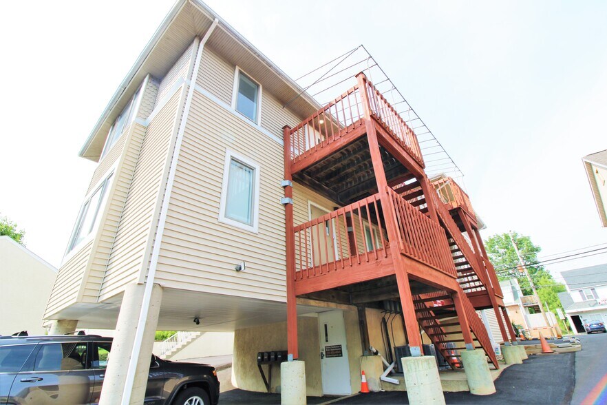 More Photos Of 538 Street Rd, Southampton Office For Lease