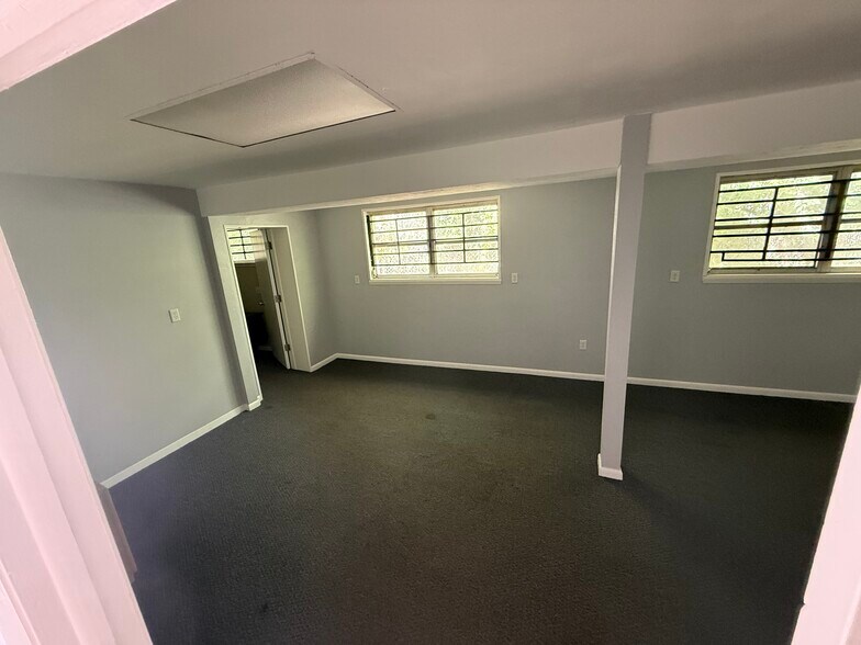 More Photos Of 4141 NW 6th St, Gainesville Warehouse For Lease