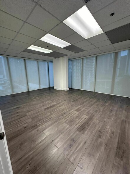 More Photos Of 150 SE 2nd Ave, Miami Office Residential For Sale
