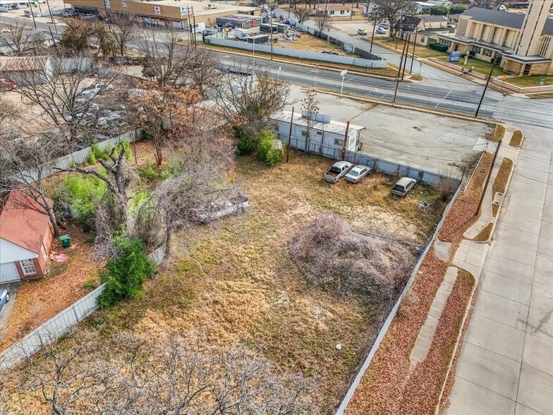 More Photos Of 3509 E Belknap St, Fort Worth Auto Dealership For Sale