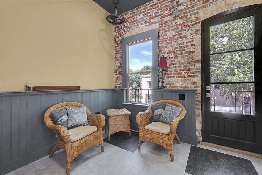 More Photos Of 228 1st St, Marysville Storefront Retail Residential For Sale