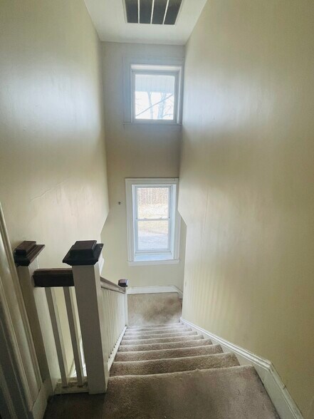 More Photos Of 6334 Dogwood Rd, Baltimore Office For Sale