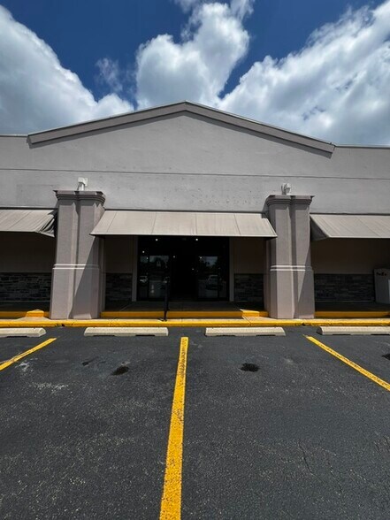 More Photos Of 3301 Lancaster Pike, Wilmington Unknown For Lease
