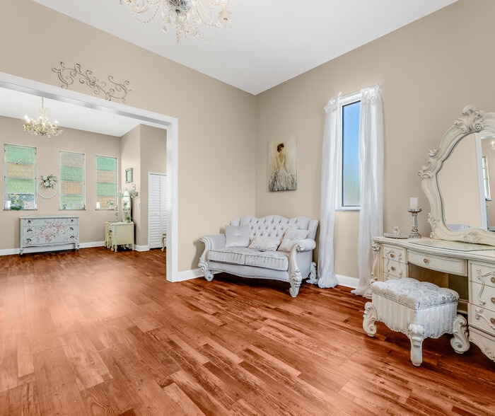 More Photos Of 801 E Park Ave, Fairmont Storefront For Sale