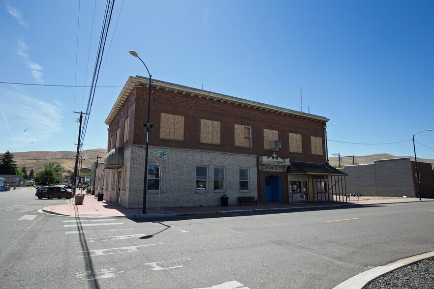 More Photos Of 601 7th St, Prosser General Retail For Sale
