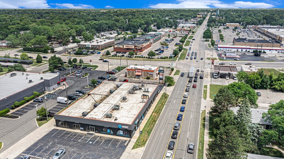 More Photos Of 1800 W 14 Mile Rd, Royal Oak Freestanding For Lease