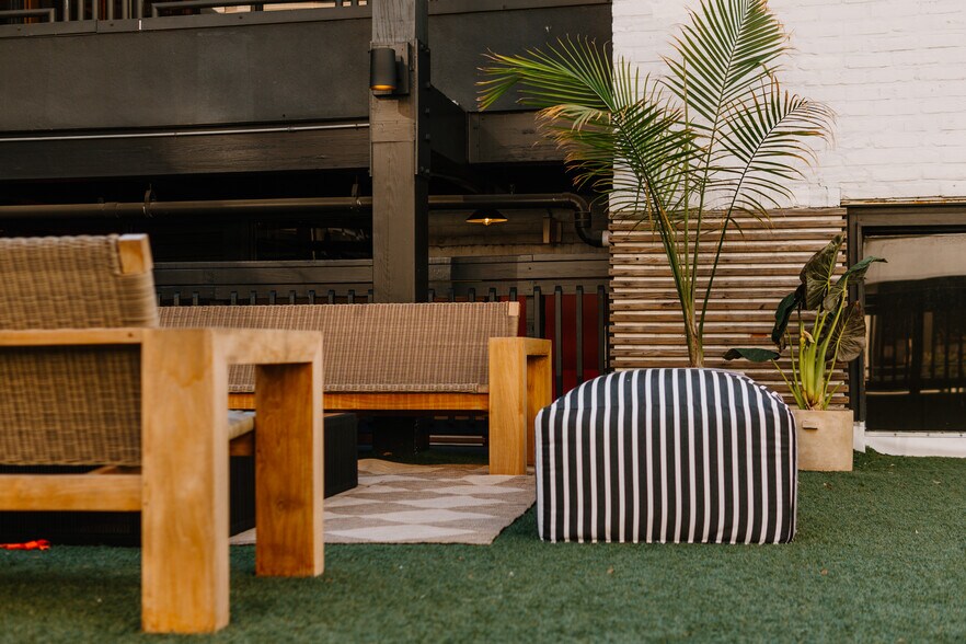 More Photos Of 260 1st Ave S, Saint Petersburg Coworking Space