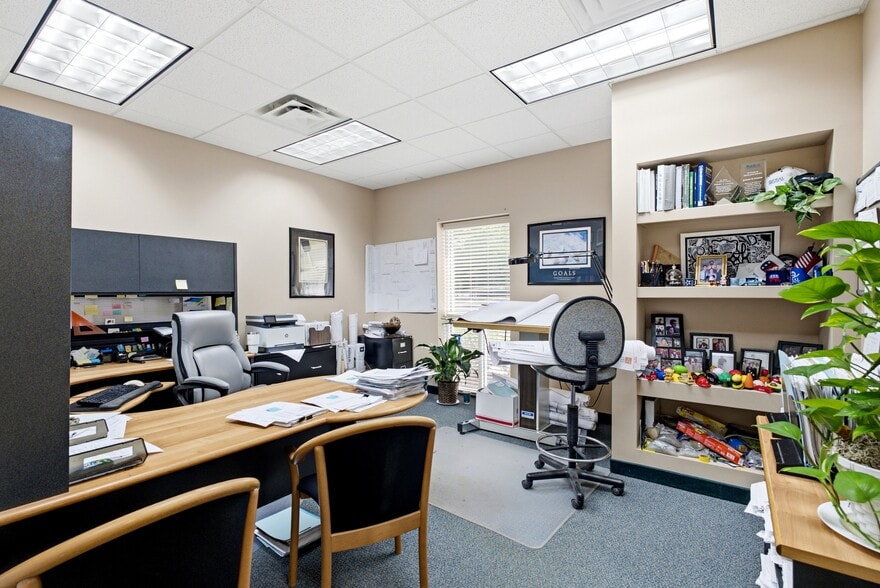 More Photos Of 131 Tradition Trl, Holly Springs Flex For Lease