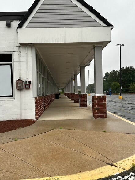More Photos Of 586-614 Nashua Rd, Milford Freestanding For Lease