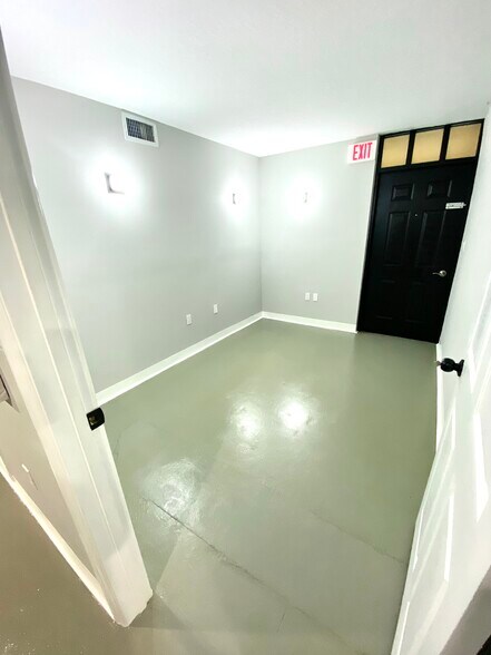 More Photos Of 777 S Palm Ave, Sarasota Coworking Space
