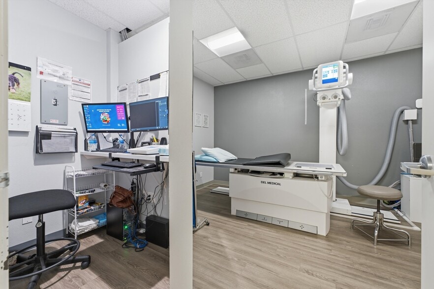 More Photos Of 44725 10th St W, Lancaster Medical For Sale