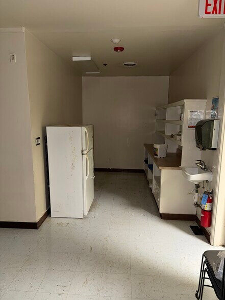 More Photos Of 7470 TX-154, Marshall Specialty For Sale