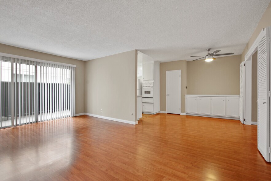 More Photos Of 3735 Mentone Ave, Los Angeles Apartments For Sale