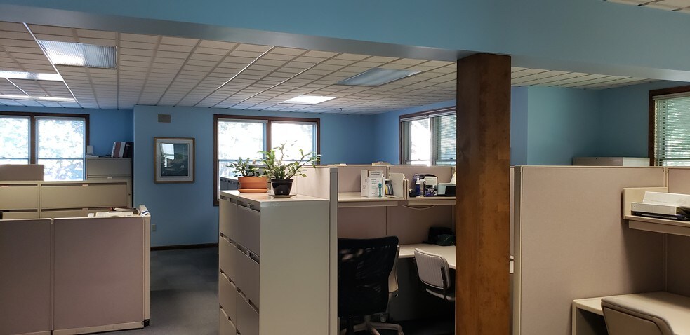 More Photos Of 1130 Ten Rod Rd, North Kingstown Medical For Sale