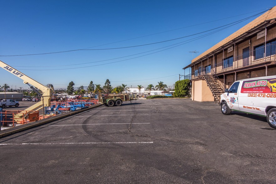 More Photos Of 1250 E 23rd St, Signal Hill Industrial For Lease