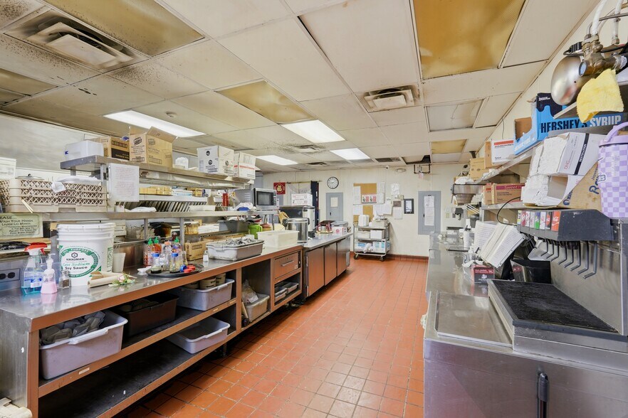 More Photos Of 72 N 850 E, Lehi Restaurant For Sale