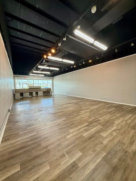 More Photos Of 5011-5047 Ulmerton Rd, Clearwater Unknown For Lease