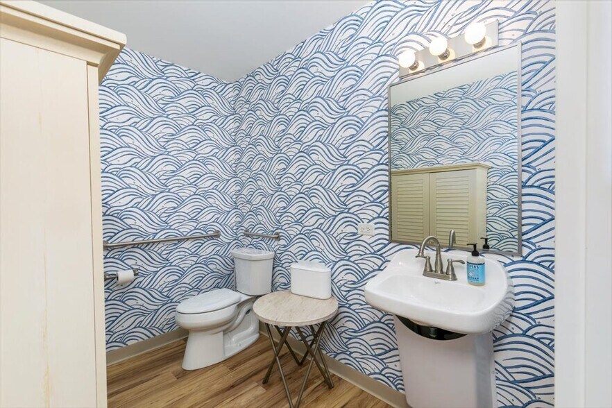 More Photos Of 3201 Lafayette Rd, Portsmouth Office For Sale