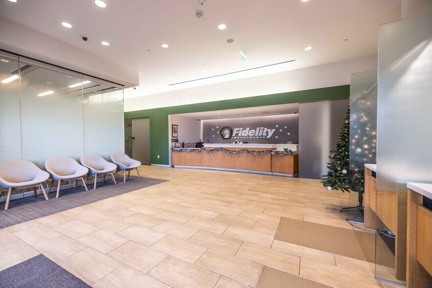 More Photos Of 15445 N Scottsdale Rd, Scottsdale Freestanding For Lease