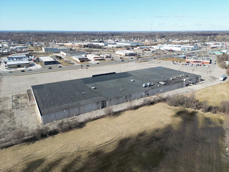 More Photos Of 34800 Groesbeck Hwy, Clinton Township Freestanding For Lease