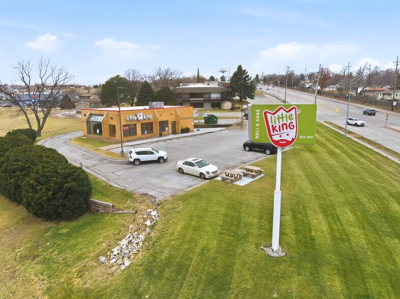 More Photos Of 14005 Q St, Omaha Fast Food For Lease