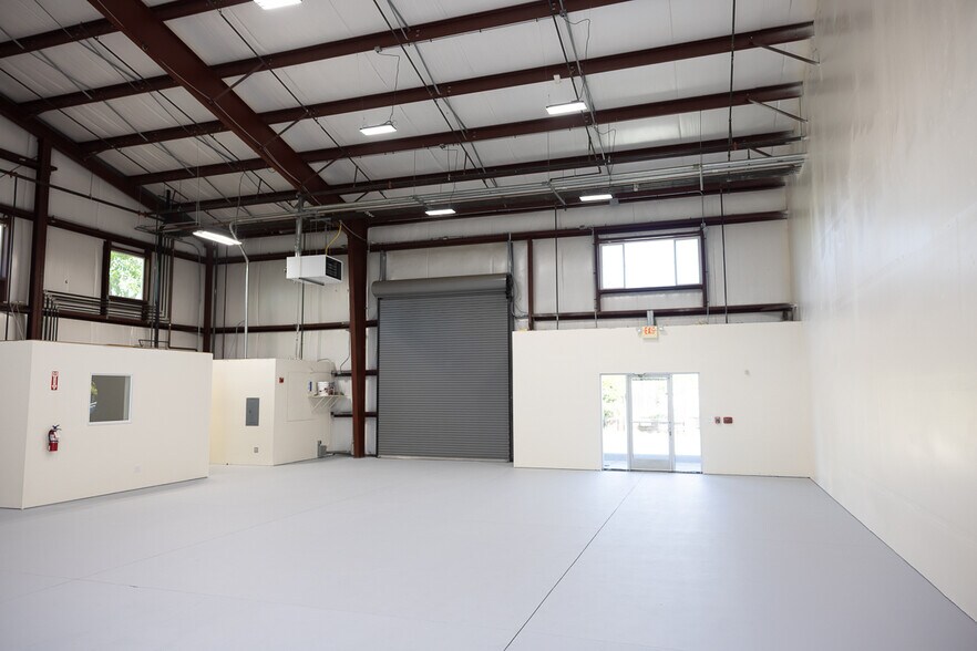 More Photos Of 3466 Brickway Blvd, Santa Rosa Warehouse For Lease