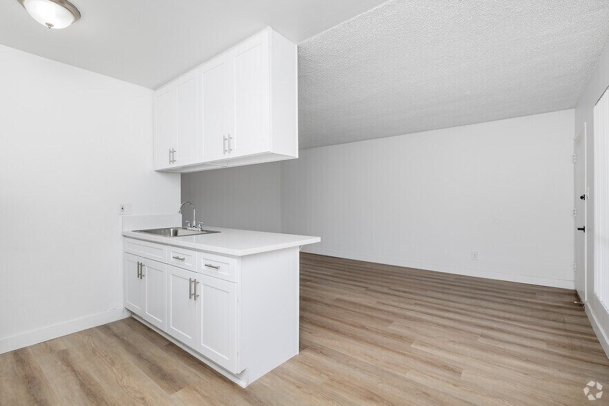 More Photos Of 2700 Ellendale Pl, Los Angeles Apartments For Sale