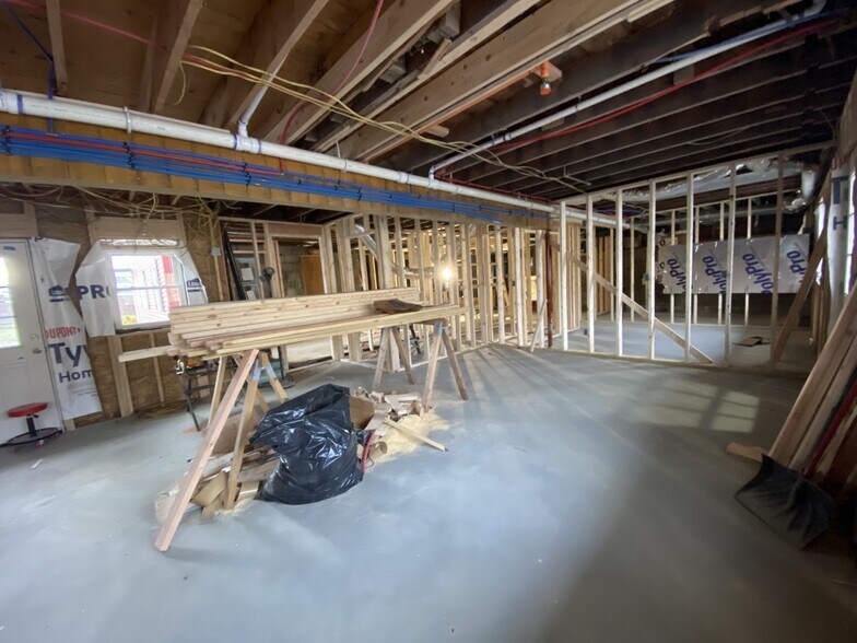 More Photos Of 2 Glendale Dr, Queensbury Office For Lease