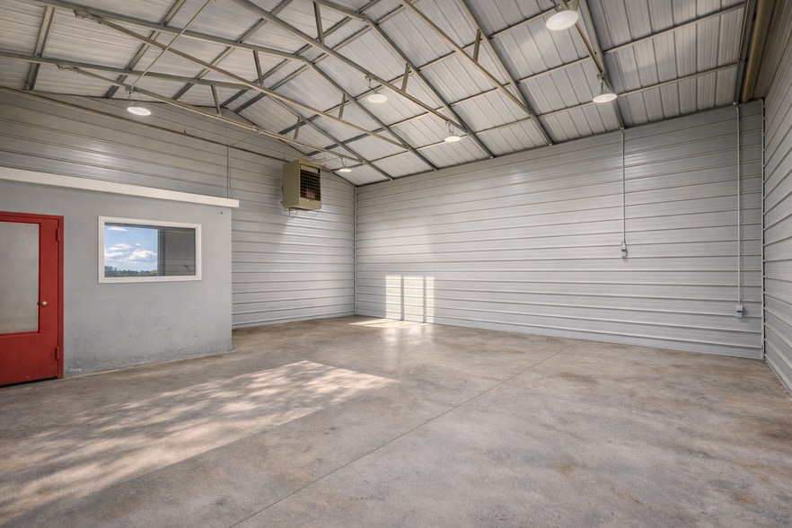 More Photos Of 1794 E 49th St, Brooklyn Auto Repair For Sale