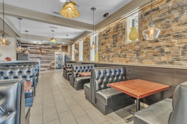 More Photos Of 33 S Carolina St, Hartwell Restaurant For Sale