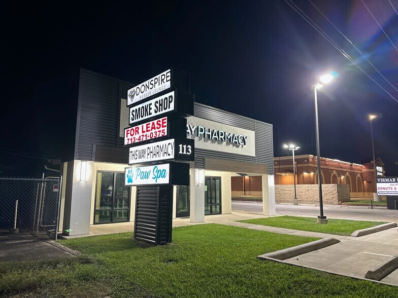 More Photos Of 113 Oyster Creek Dr, Lake Jackson General Retail For Lease