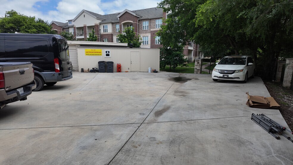 More Photos Of 1503 S McDonald St, McKinney Convenience Store For Sale