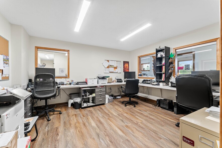 More Photos Of 725 N Pike St, Grafton Office For Sale