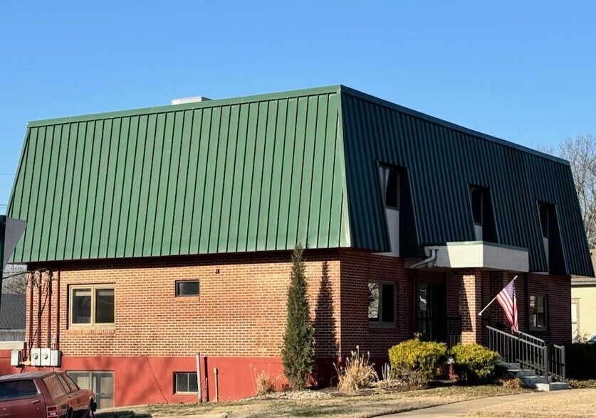 More Photos Of 401 W Wea St, Paola Office For Sale