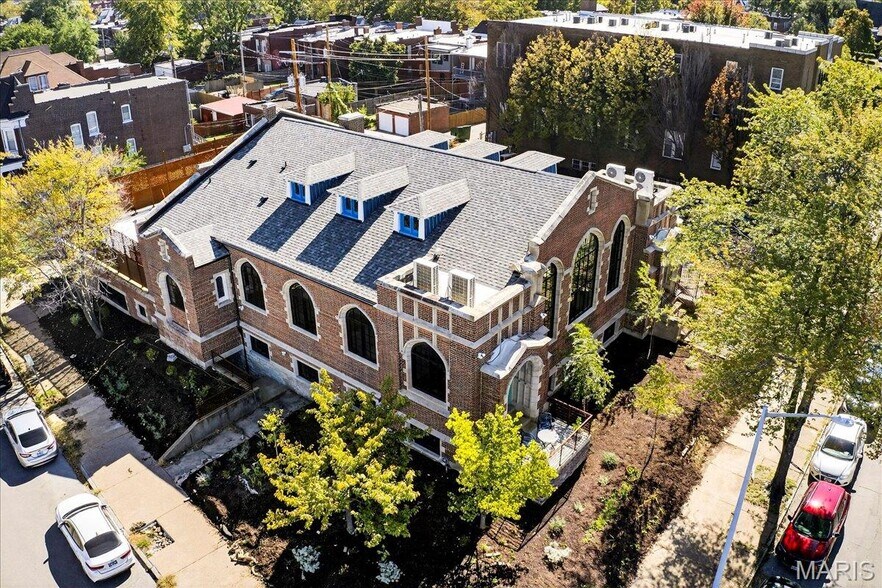 More Photos Of 1034 S Kingshighway Blvd, Saint Louis Office For Sale