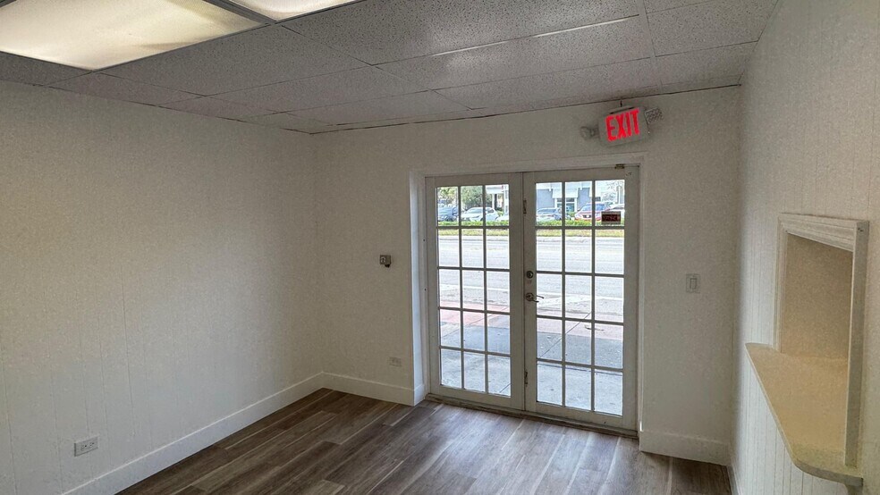 More Photos Of 166 Hialeah Dr, Hialeah Office For Lease