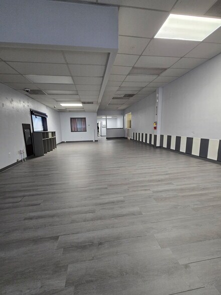 More Photos Of 204 E State St, Botkins Office For Lease