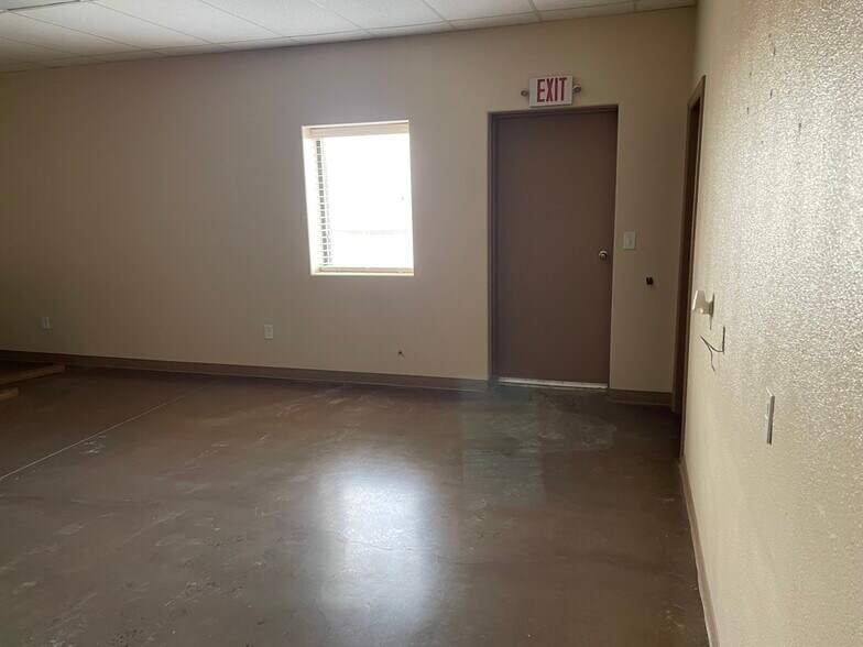 More Photos Of 2006 Oil Mill Rd, Pecos Industrial For Lease