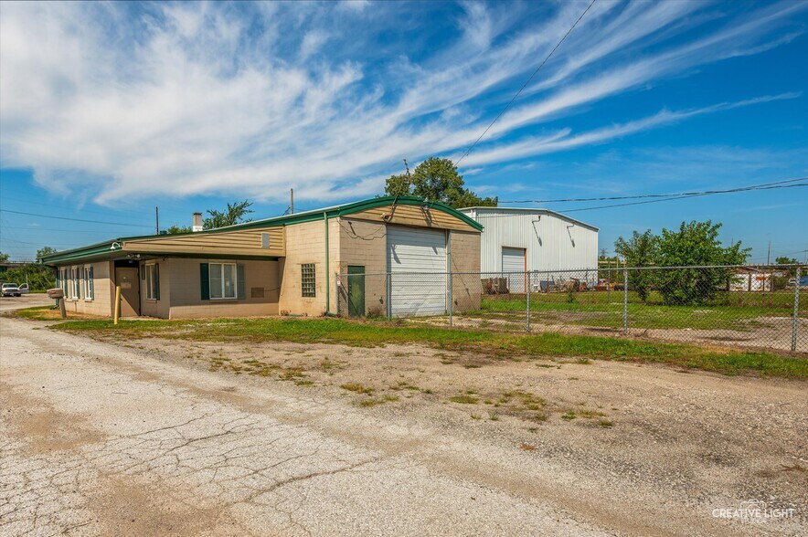 More Photos Of 3333 Sheffield Ave, Hammond Truck Terminal For Lease