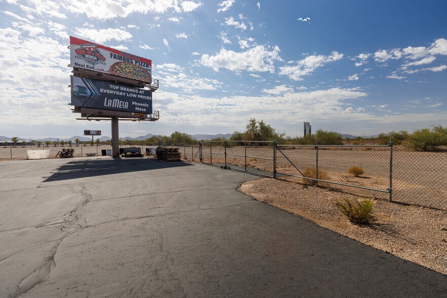 More Photos Of 75 Main St, Quartzsite Land For Sale